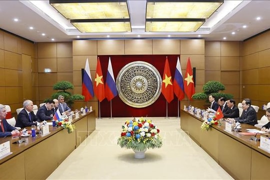 Chủ tịch Quốc hội đón, hội đàm với Chủ tịch Duma Quốc gia Quốc hội Liên bang Nga