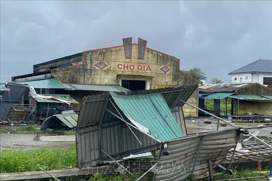 Ảnh hưởng bão số 10: Lốc xoáy gây thiệt hại bước đầu tại Hà Tĩnh