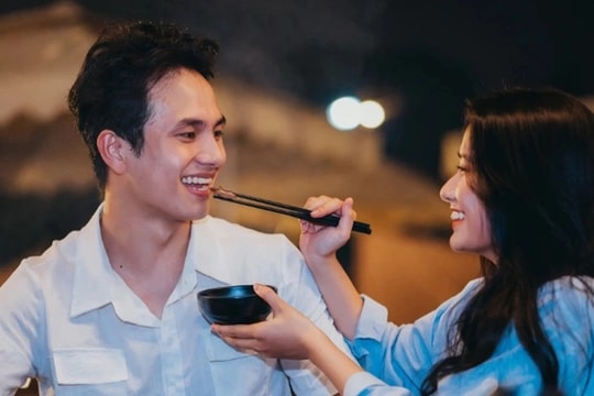 Bỏ 10 triệu đồng tán gái, tôi tá hoả khi xem ảnh của một chàng trai lạ