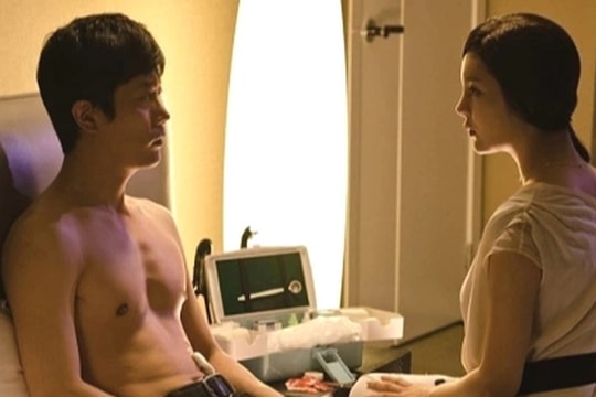 Biết chồng ngoại tình nhưng không đánh ghen, tôi chỉ đến nhà một người lạ