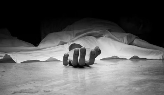 Cãi nhau với bạn gái, nam thanh niên 22 tuổi nhảy từ tầng 11 xuống đất tử vong