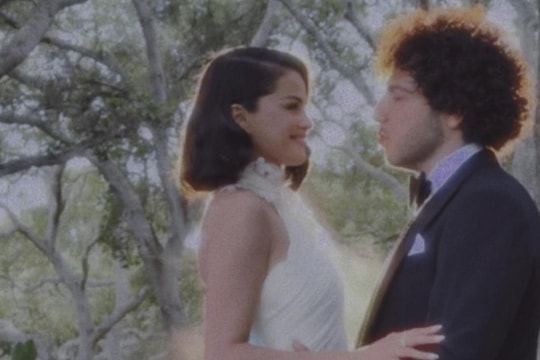 Selena Gomez làm lễ cưới