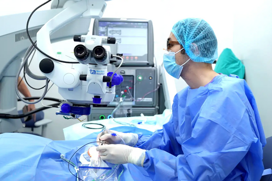 Dấu hiệu cảnh báo bong võng mạc