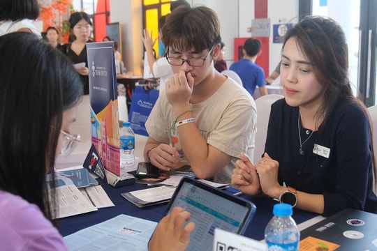 Học sinh Việt thường xuyên đỗ học bổng cạnh tranh nhất đại học top 1 Canada