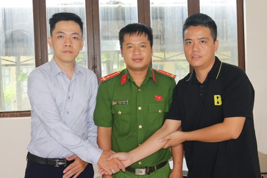 Trả 2,3 tỷ đồng chuyển nhầm