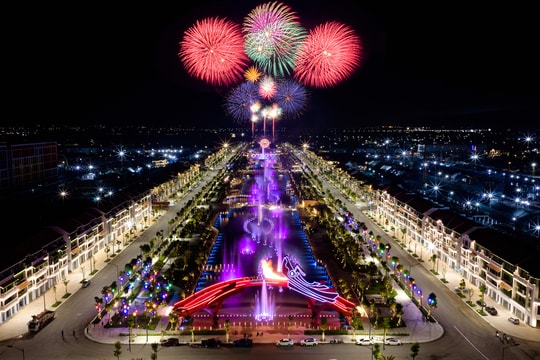 Ninh Bình khánh thành Quảng trường Thời Đại