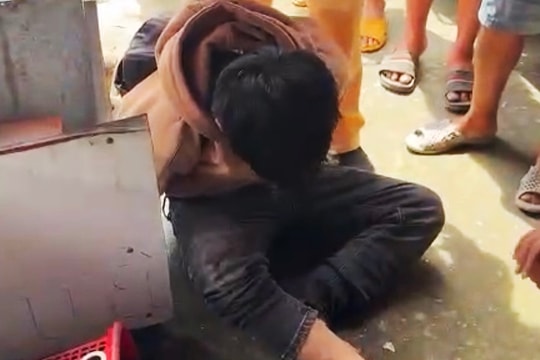 CSGT TP HCM truy đuổi 50 km bắt nghi can trộm ôtô