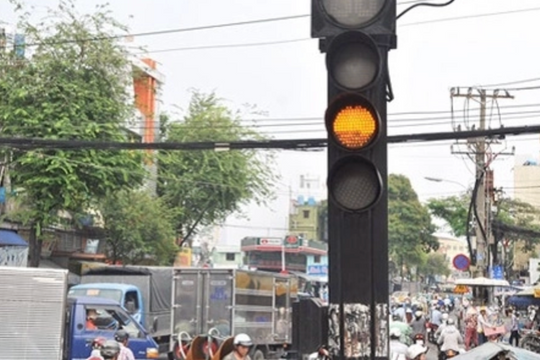 Tôi lo lắng camera AI có 'hiểu' tài xế không cố ý vượt đèn vàng?