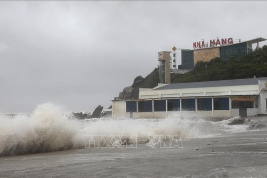 Dự báo 10 giờ ngày 29/9, bão số 10 đi vào đất liền các tỉnh Nghệ An-Hà Tĩnh và suy yếu dần