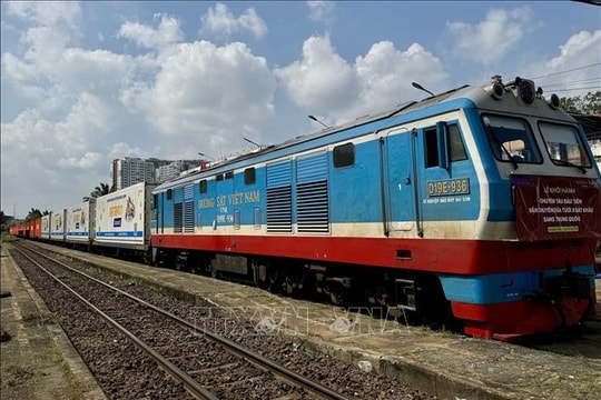 Chạy lại đôi tàu đi Nam Ninh (Trung Quốc)