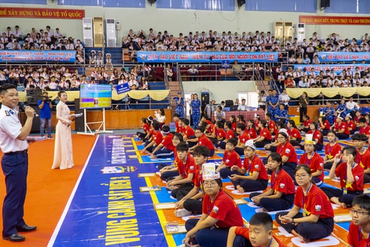 Phát động cuộc thi “Em yêu biển, đảo quê hương” tại Vĩnh Long