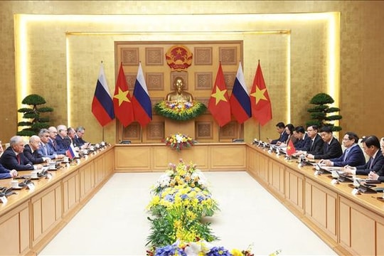 Thủ tướng Chính phủ Phạm Minh Chính hội kiến Chủ tịch Duma Quốc gia Nga