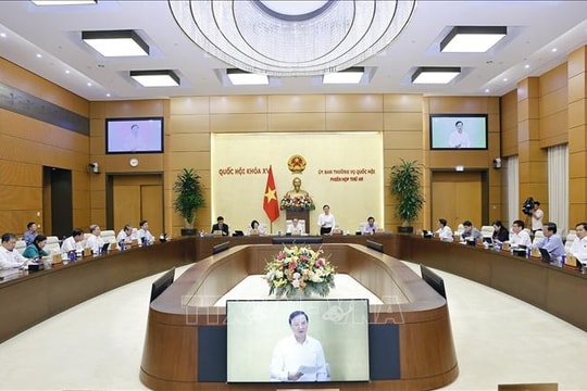 Phiên họp thứ 49 Ủy ban Thường vụ Quốc hội: Đổi mới việc tuyển dụng, sử dụng, quản lý viên chức