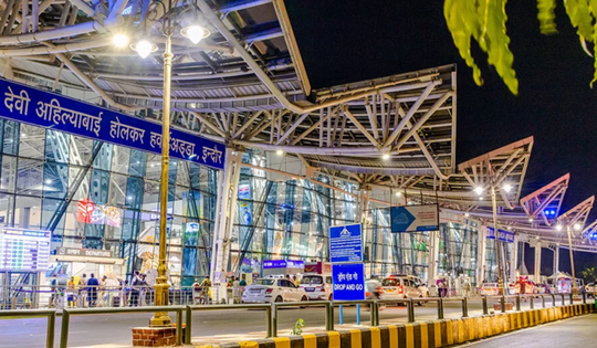 Đang ngồi trong sân bay, người đàn ông 33 tuổi hoảng loạn la hét khi gặp sự cố "đáng sợ"