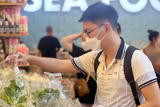 Gia đình trẻ vỡ kế hoạch ở riêng vì gánh nặng chi tiêu