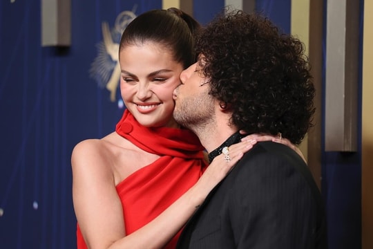 Hôn lễ 'ngập tràn tình yêu' của Selena Gomez