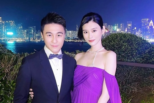 Phong cách sánh đôi của siêu mẫu và con trai 'Vua sòng bạc'