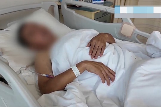 Tự giác hơi chữa đau lưng, người đàn ông liệt nửa người