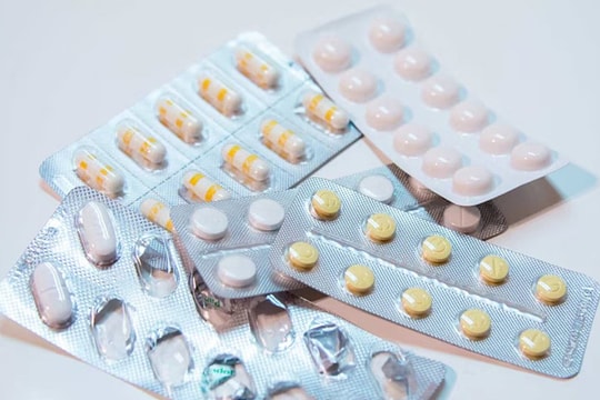 Ngành dược toàn cầu ra sao khi ông Trump áp thuế 100%