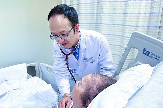 Loạn thần bởi u tuyến thượng thận