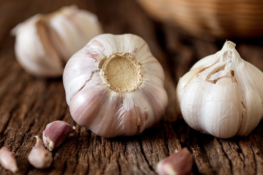 Trị zona thần kinh bằng tỏi được không?