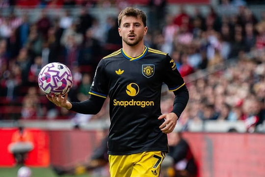 Neville: 'Cầu thủ Man Utd bắt đầu nghi ngờ hệ thống của Amorim'