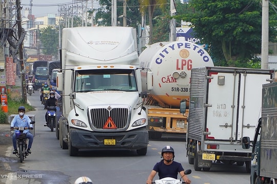 Đường 'tử thần' ở cửa ngõ TP HCM sắp được mở rộng lên 30 m