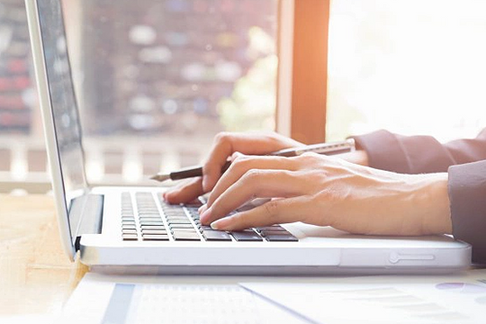 Học lực giỏi nên chọn Điện tử - Viễn thông hay Khoa học máy tính?