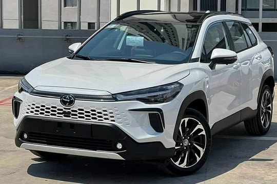 Toyota Corolla Cross 2024 giá 780 triệu nên mua?