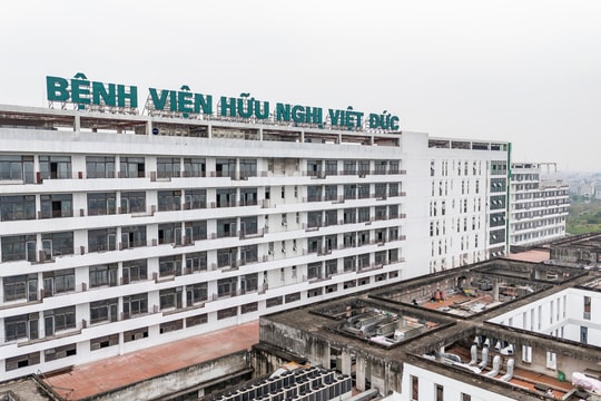 Thêm hai người bị khởi tố trong vụ án 'lãng phí' ở Bệnh viện Bạch Mai 2 và Việt Đức 2