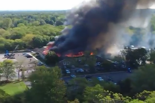 Xả súng, đốt nhà thờ tại Mỹ