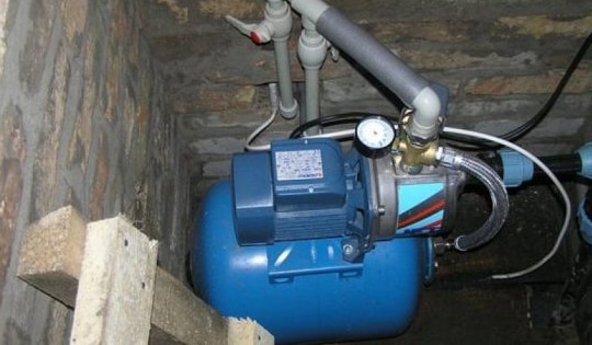 Bật máy bơm, cha và con trai bị điện giật tử vong thương tâm