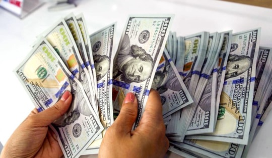 Vì sao tỉ giá tại Việt Nam tăng nhanh dù đồng USD quốc tế mất giá?