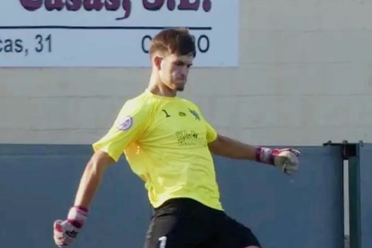 Thủ môn chấn thương nặng qua đời, gia đình hiến tạng