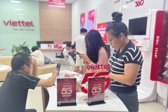 Biến cửa hàng thành điểm sạc điện thoại miễn phí cho người dân