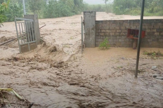 11 tỉnh Bắc Bộ, Trung Bộ nguy cơ lũ quét, sạt lở - Cảnh báo lũ đặc biệt lớn trên sông Thao