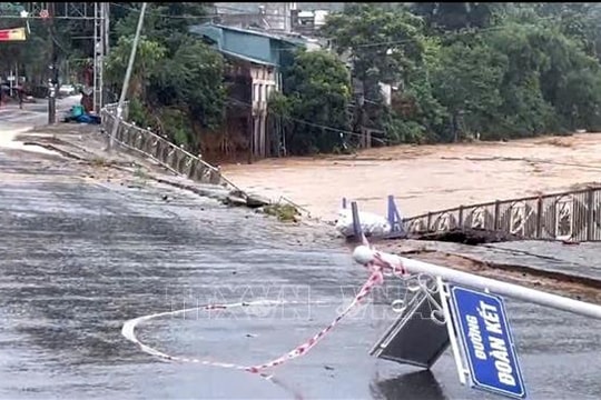 Báo cáo nhanh thiệt hại trên các quốc lộ, cao tốc sau bão số 10 đến sáng 30/9