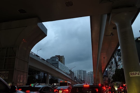 Hà Nội: Các trường có thể cho học sinh nghỉ học hoặc học trực tuyến để ứng phó bão số 10