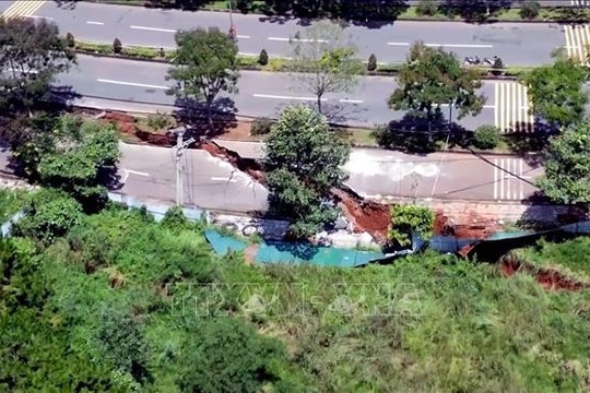 Tháo gỡ vướng mắc, sớm sửa chữa đoạn đường Hồ Chí Minh bị sụt lún