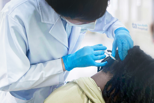 Từ Nam Phi đến Việt Nam điều trị sẹo lồi