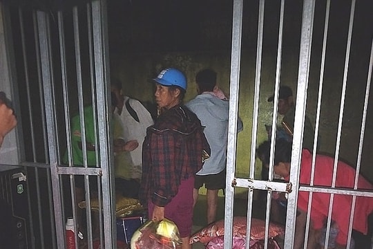 Bệnh viện Thanh Hóa ngập lụt mất điện, bệnh nhân thiếu nước uống