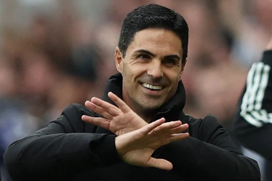 Vì sao Arteta mời phi công chiến đấu huấn luyện Arsenal?