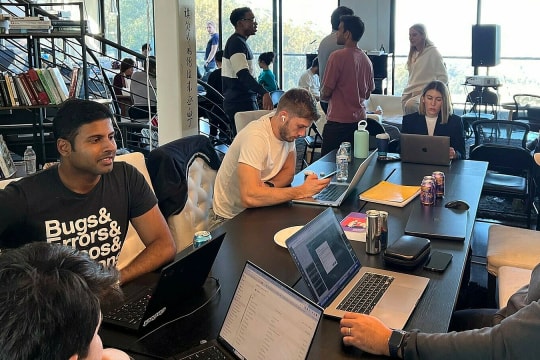 Thế hệ nhà sáng lập 'không rượu, không ngủ, không giải trí'