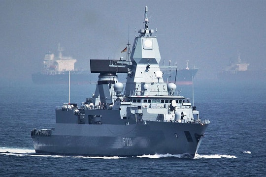 Trinh sát cơ Nga bị tố cản trở chiến hạm phòng không Đức