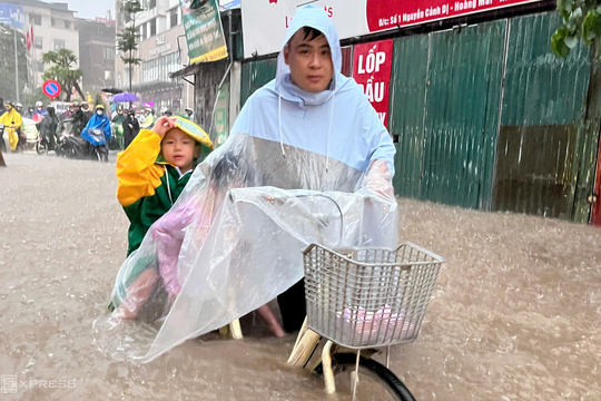 Hà Nội cho 2,3 triệu học sinh nghỉ học ngày mai
