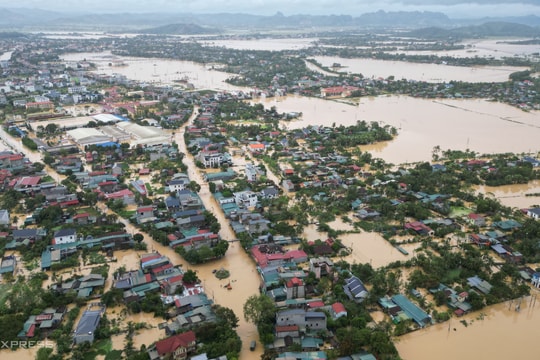 Quỹ Hy vọng cùng đồng bào vượt lũ