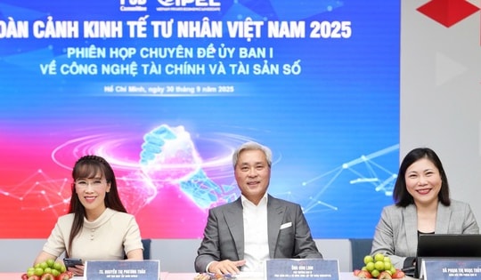 Tỉ phú Nguyễn Thị Phương Thảo kể chuyện "giải cứu" HOSE nghẽn mạch