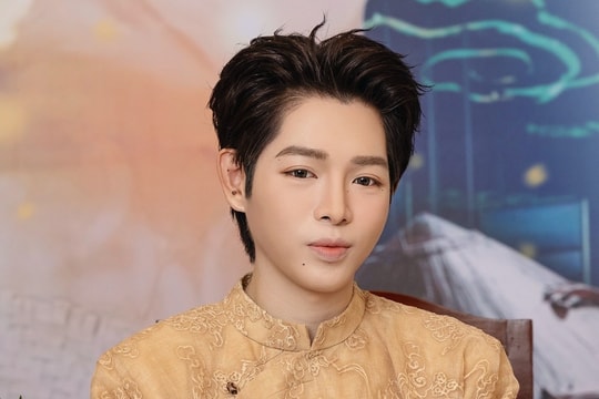 Đức Phúc nói về tin khiếm nhã