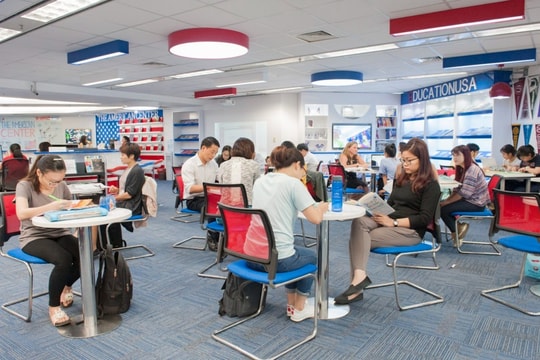 Chính phủ ngừng hoạt động, Trung tâm Hoa Kỳ tại Việt Nam tạm đóng cửa