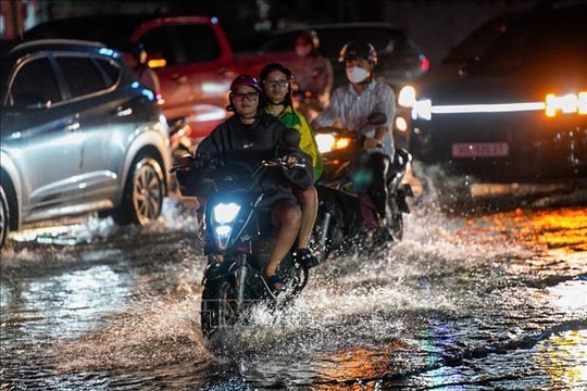 Thời tiết đêm 1 và ngày 2/10: Cảnh báo triều cường vùng ven biển Bắc Bộ và Bắc Trung Bộ